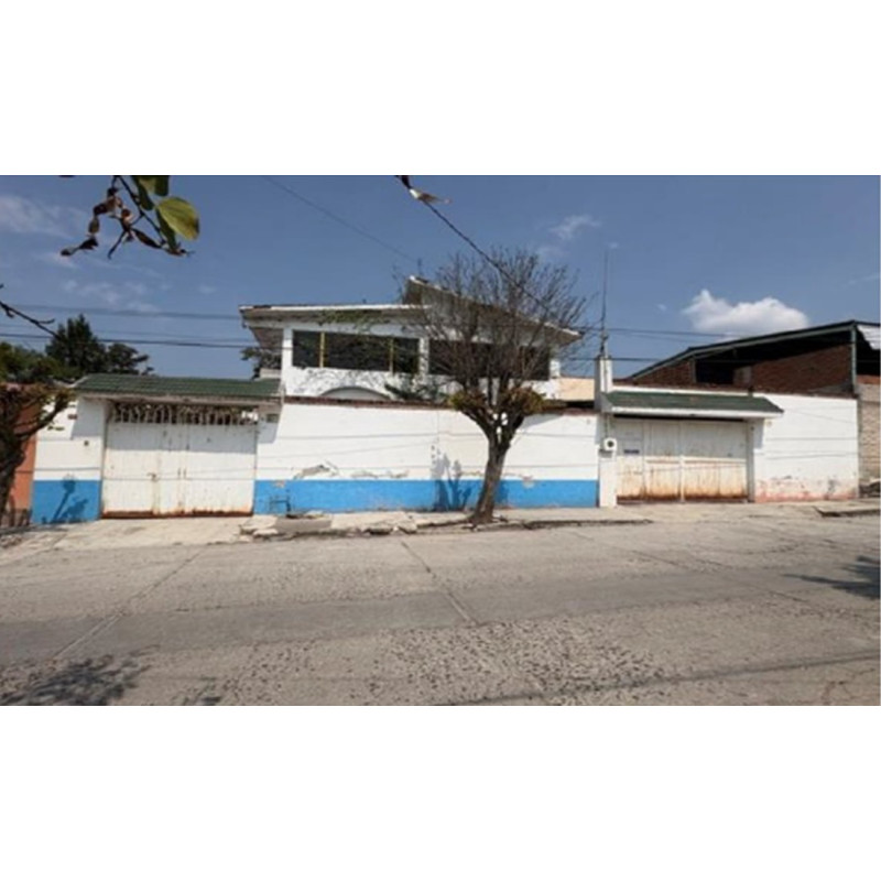 BODEGA CON OFICINAS CALLE INSURGENTES 348, PARACUARO, ACAMBARO, GTO.