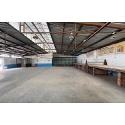 BODEGA CON OFICINAS CALLE INSURGENTES 348, PARACUARO, ACAMBARO, GTO.